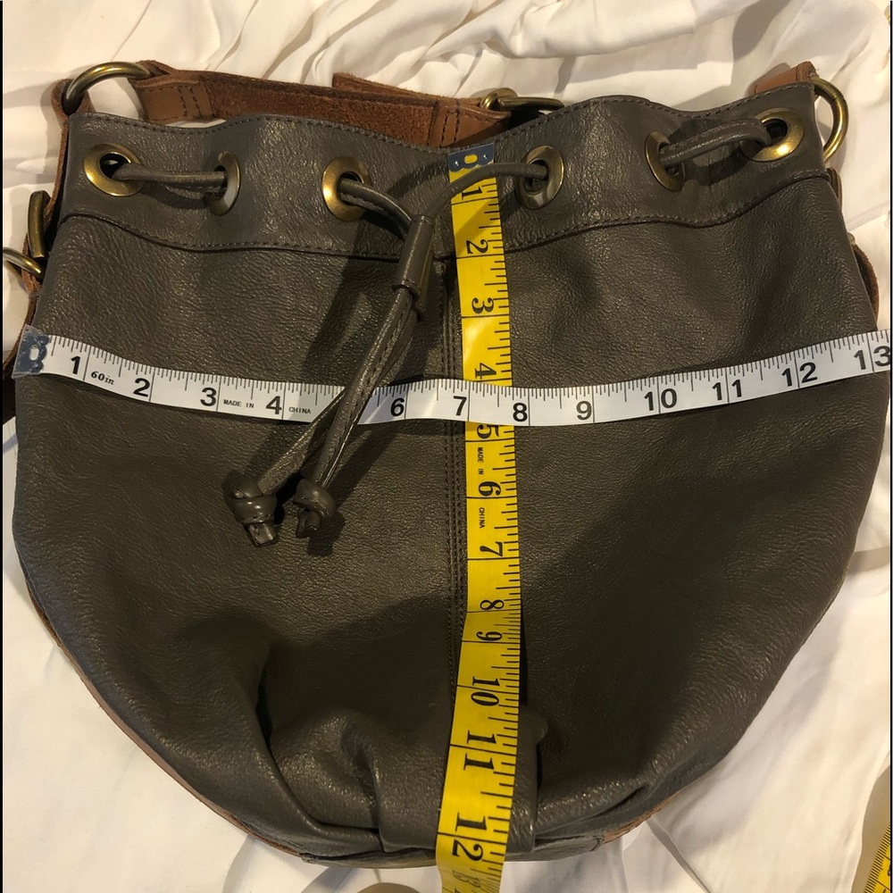 FOSSIL leather Drawstring bucket bag - Picture 9 of 15